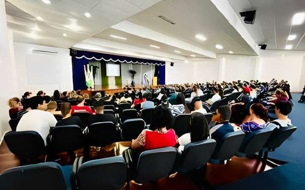 Palestra de orientação para estudantes